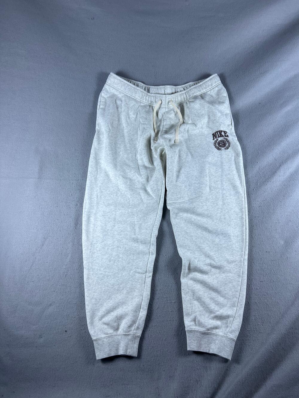 Nike Sweatpants Mens XL Gray Tapered Crest Logo Fleece Cuffed Hem Jogger Pants